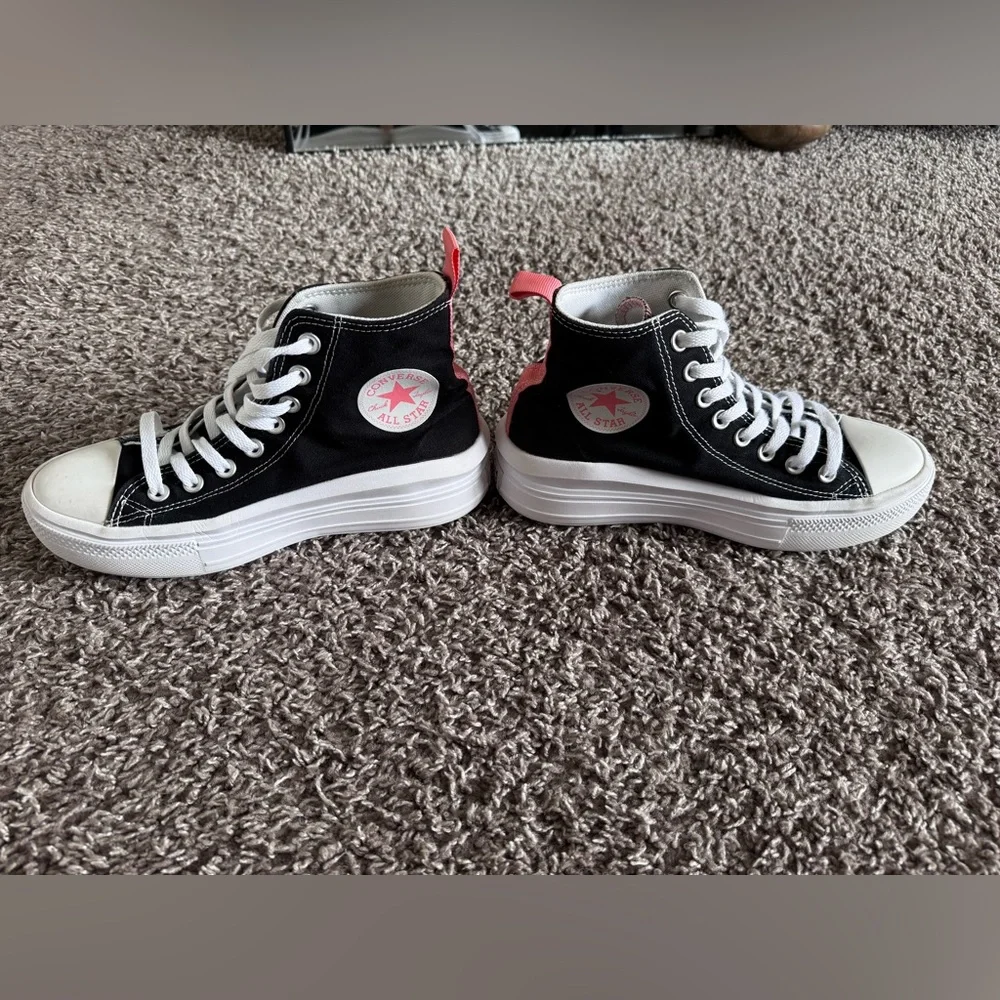 Converse Black and White Sneakers Classic Style - Picture 3 of 4